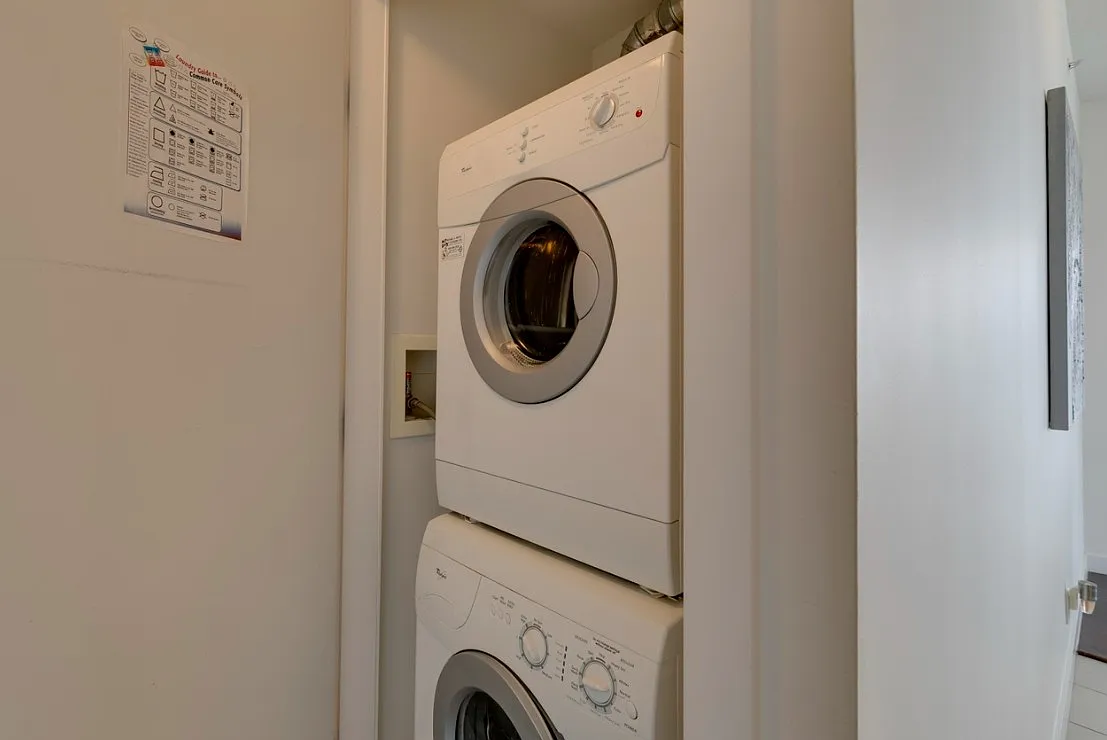 2 bed, 893 sqft, $2,800 — Photo 4