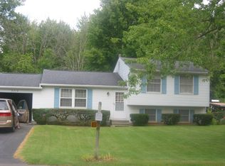 8258 Larkspur Dr, Baldwinsville, NY 13027