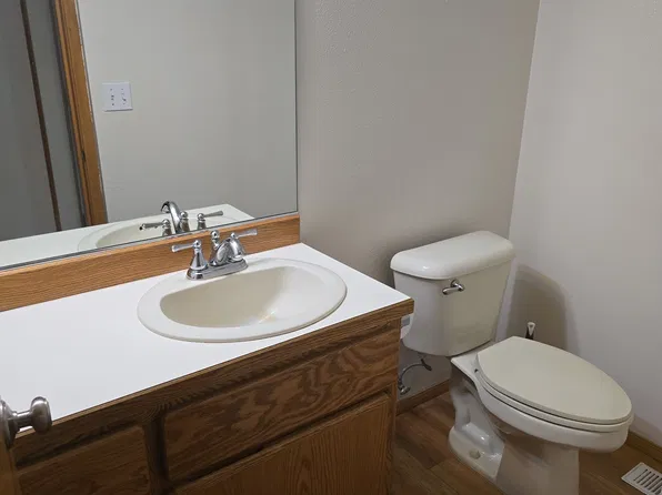 185 N 8th St, Saint Helens, OR 97051