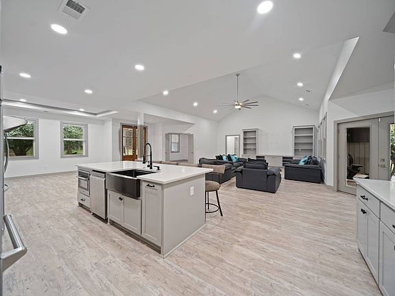 2nd image of 5065 Seymour Rd