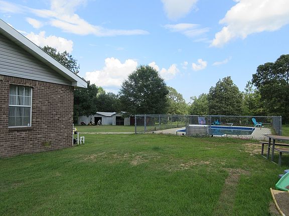 4th image of 32162 Dogwood Ln