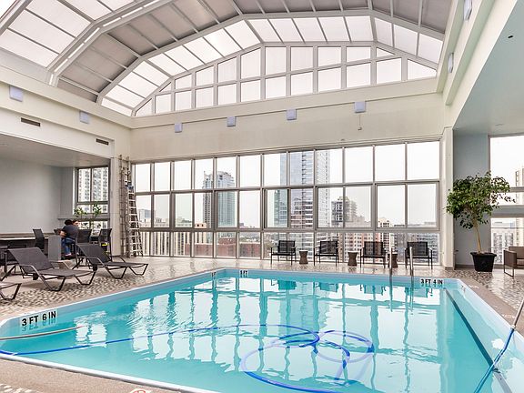 4th image of 1221 N Dearborn Pkwy #1605N