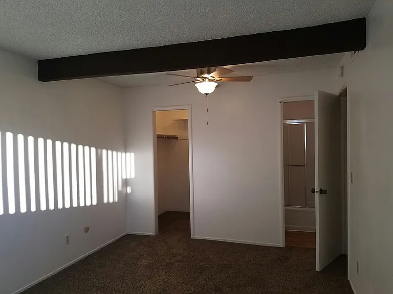 1078 Franklin Ave — Photo 91