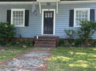 4 Colony Ct, Chapel Hill, NC 27516