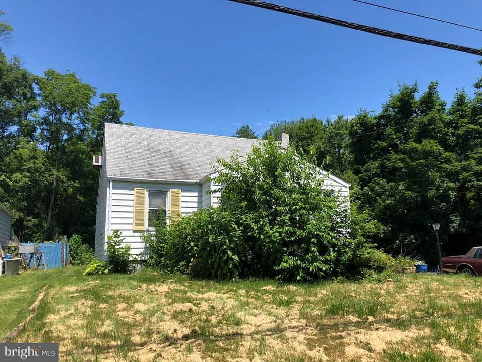 2nd image of 51 Moon Dr