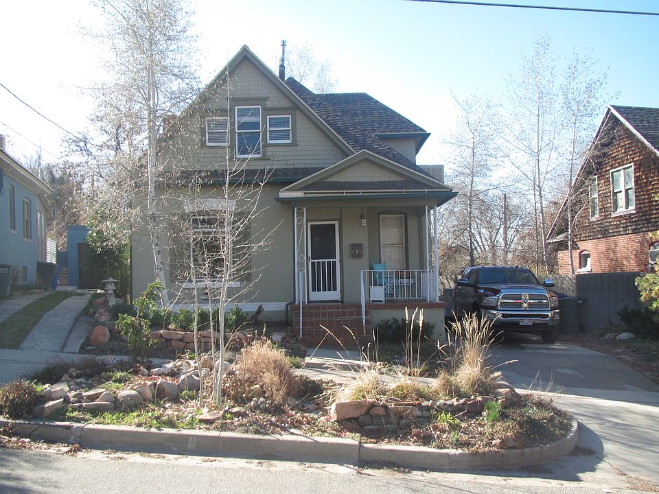 2-story Victorian 