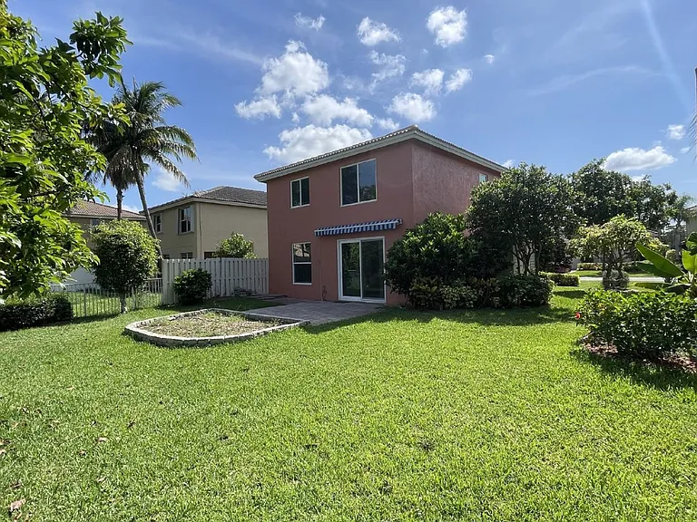 4857 Victoria Cir — Photo 34