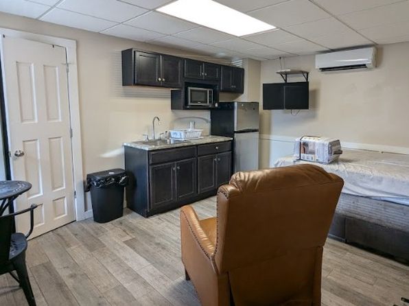 132 S Maple St #6