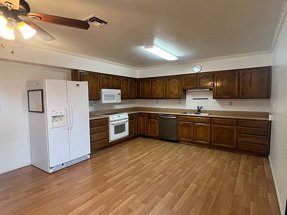 5th image of 1451 Hillside Dr