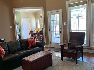 39050 Meadow Ridge Ave, Prairieville, LA 70769