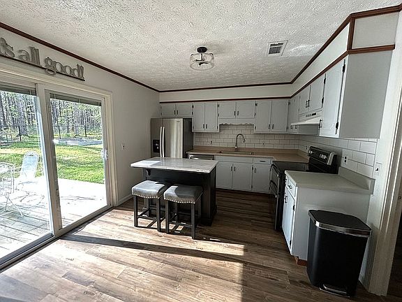 5th image of 1165 Darracott Rd