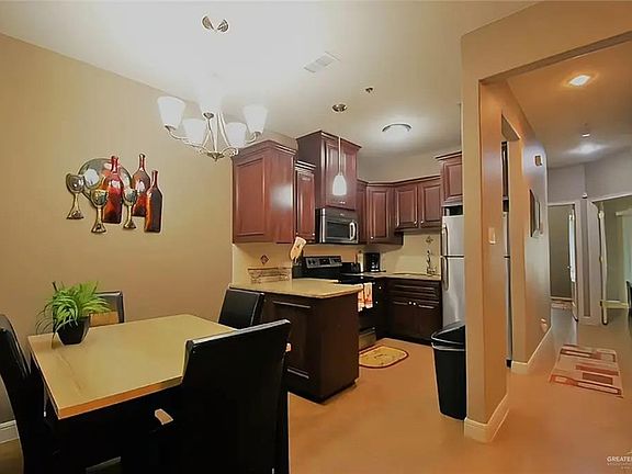3rd image of 105 E Pike St APT 2