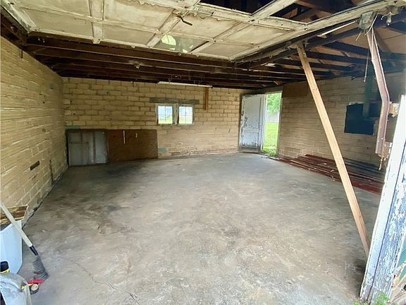 4th image of 303 7th St