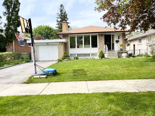 30 Tapley Dr, Toronto, ON M9R 3P4