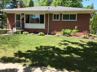 835 Squire Ln, Milford, MI 48381