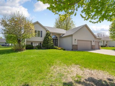 1255 Cottage Ln SE, Owatonna, MN, 55060