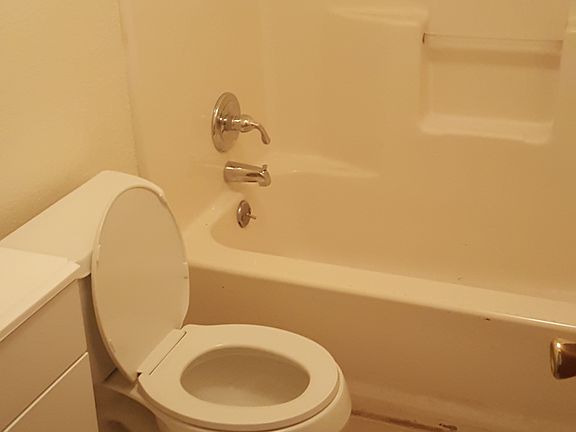 4th image of 3866 E 59th St #Top