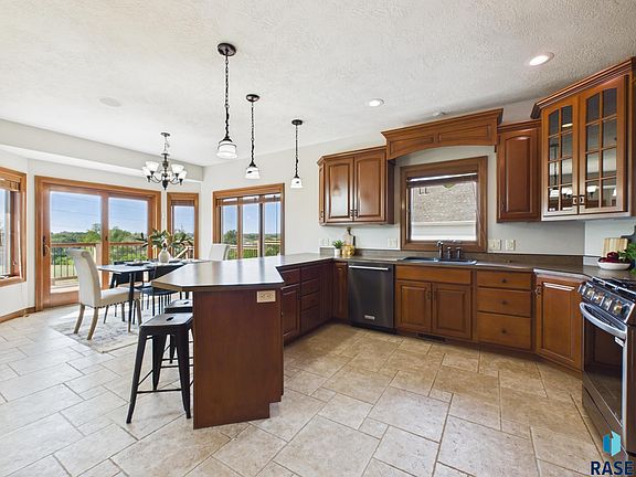 3rd image of 509 S Horizon Cir