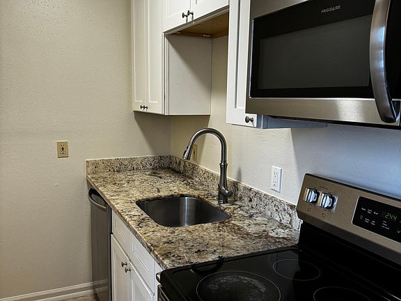 3rd image of 409 Papworth Ave #A