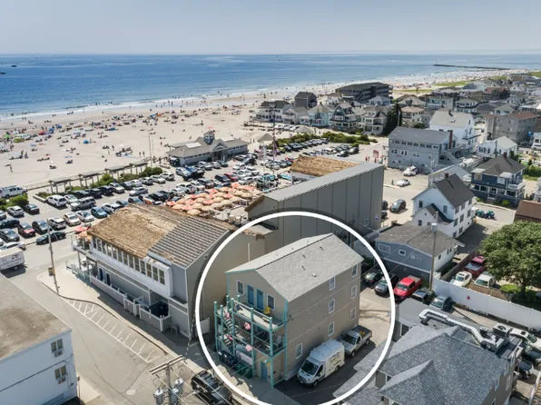 1 L St #2L, Hampton, NH 03842
