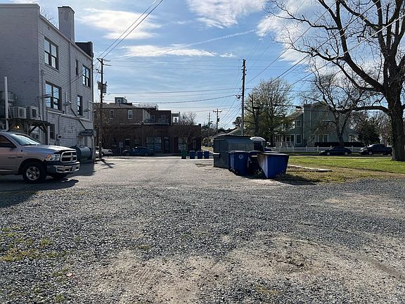 3rd image of 209 Mason Ave #1B