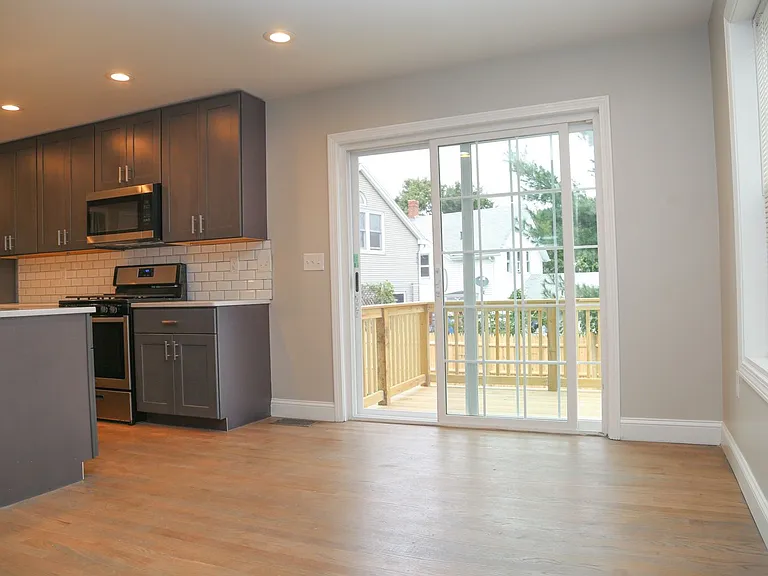 517 Admiral St — Photo 45