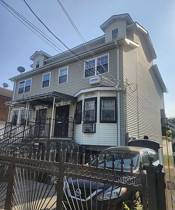 1st image of 107-36 164th Pl #1