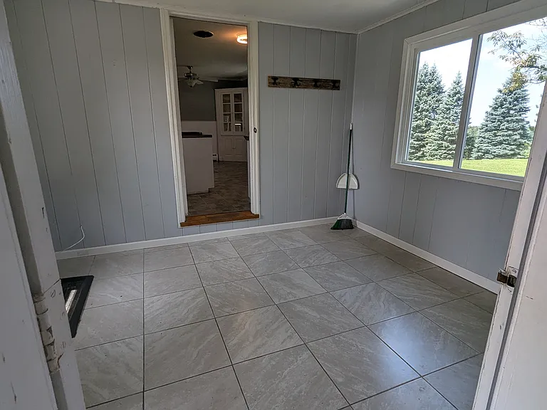 384 Martin Rd — Photo 5