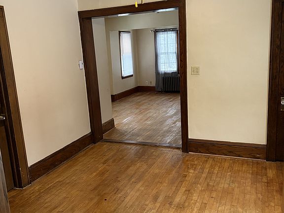 5th image of 2327 6th St N #1
