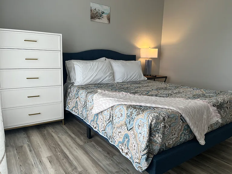 Bedroom #2 - Queen bed