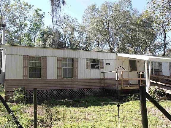 3rd image of 130 Oakwood Village Ln