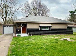 403 N Eisenhower St, Monett, MO 65708