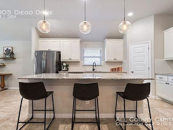 4th image of 3005 Diego Dr