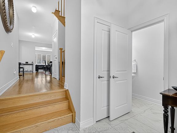 3rd image of 5 Middleton Dr