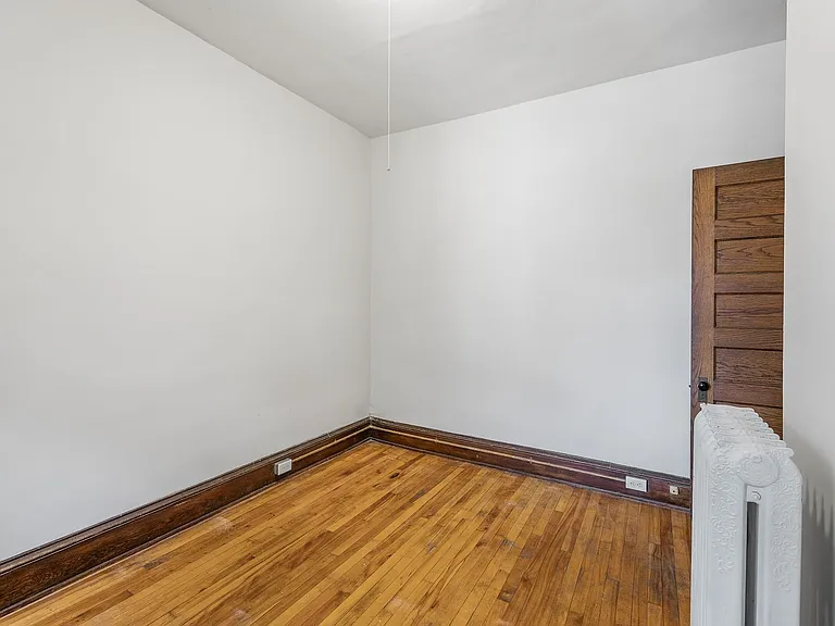 Doolittle 2735 Humboldt Ave S — Photo 12