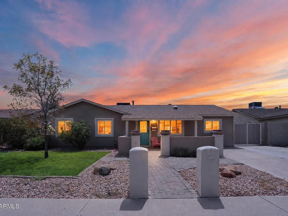 3629 E Winchcomb Dr