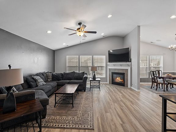 3rd image of 24952 W Gates Ln