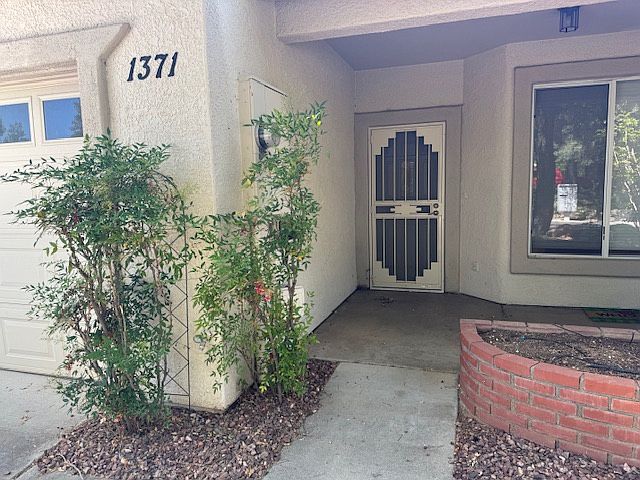 1st image of 1371 Loren Dr #1