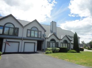 S75W17603 Harbor Cir, Muskego, WI 53150