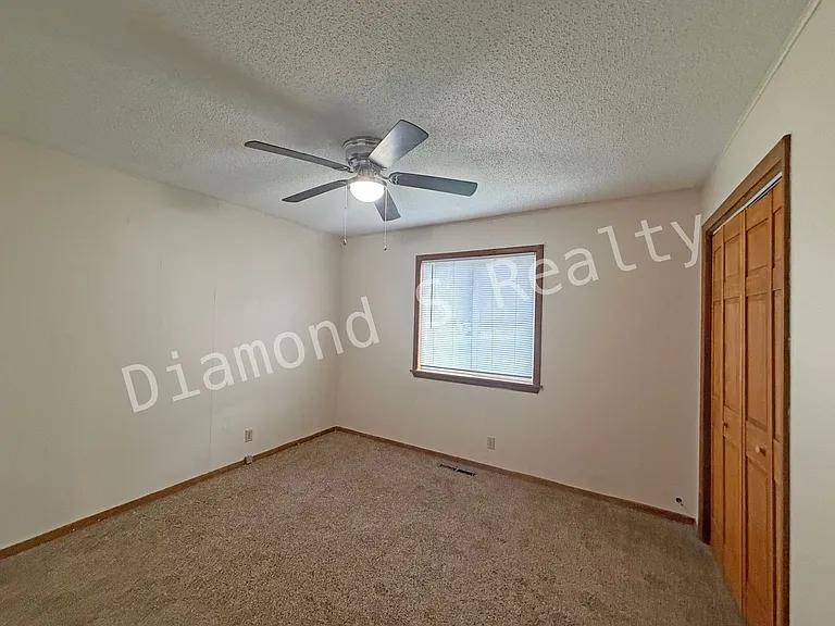 2545 S South Pl #B — Photo 8