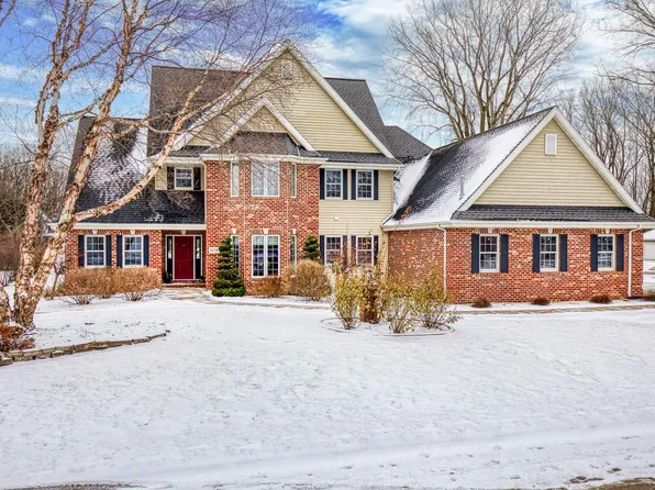 1179 Symphony Blvd, Neenah, WI 54956