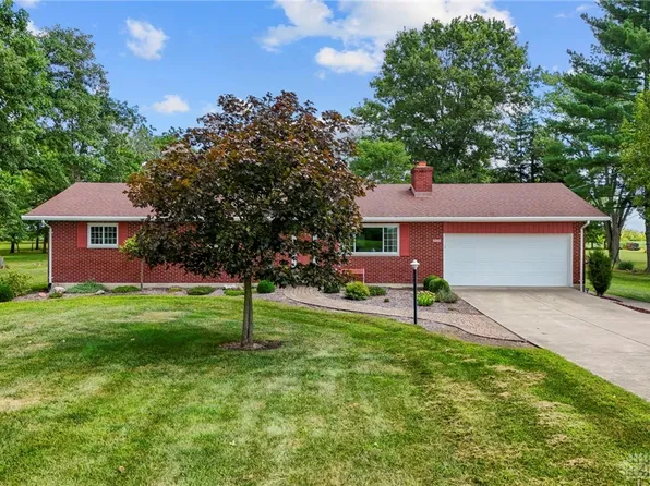 5248 Heckathorn Rd, Brookville, OH 45309