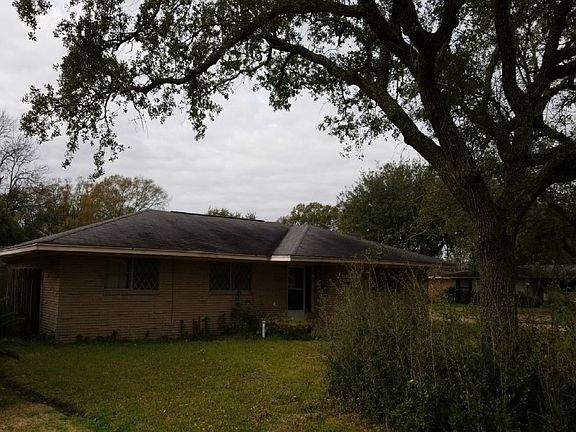 3rd image of 4241 Charlotte Dr