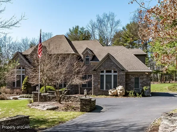 1095 Timber Grove Rd, Shavertown, PA 18708