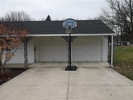 2nd image of 1097 Edgewood Dr