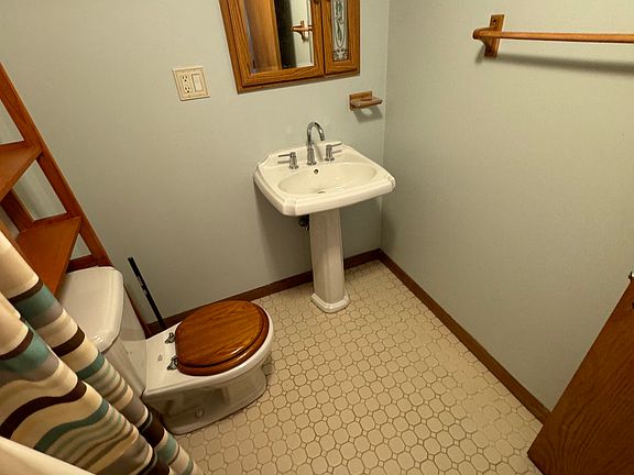 2nd image of 3615 N Albany Ave #G