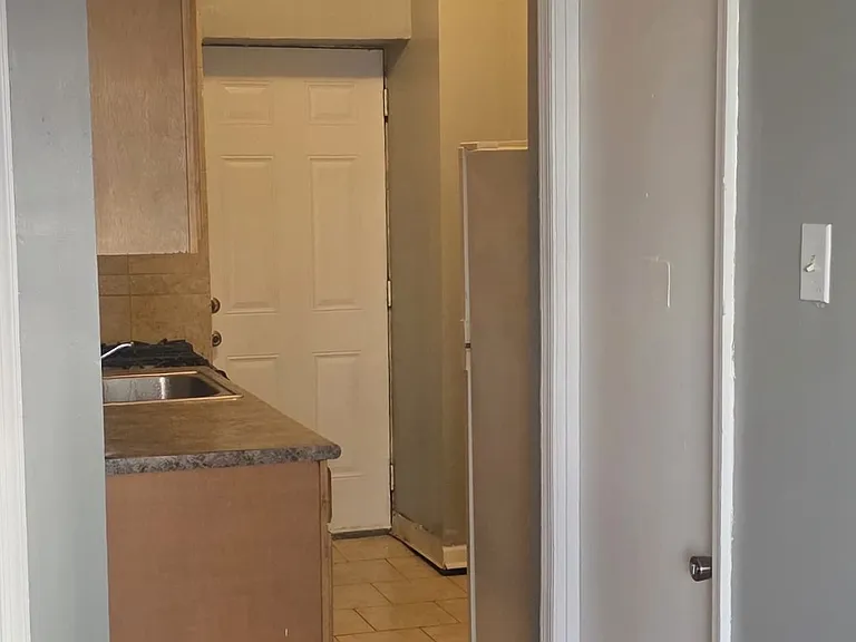 3058 N Swanson St — Photo 2