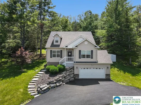 401 Pierce Ln, East Stroudsburg, PA 18301