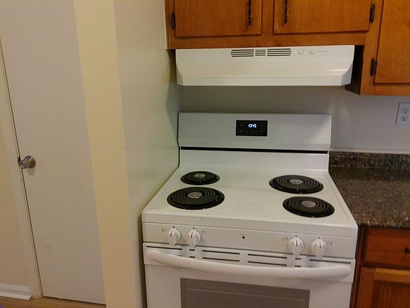 5th image of 963 Azalea Ct APT 1