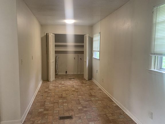 4th image of 336 Thomas St